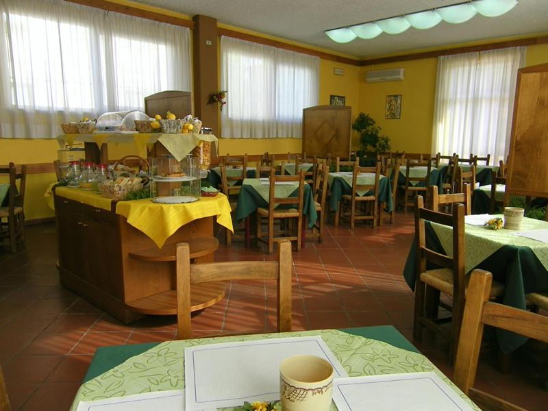 Hotel Astoria Алтопасчио Экстерьер фото
