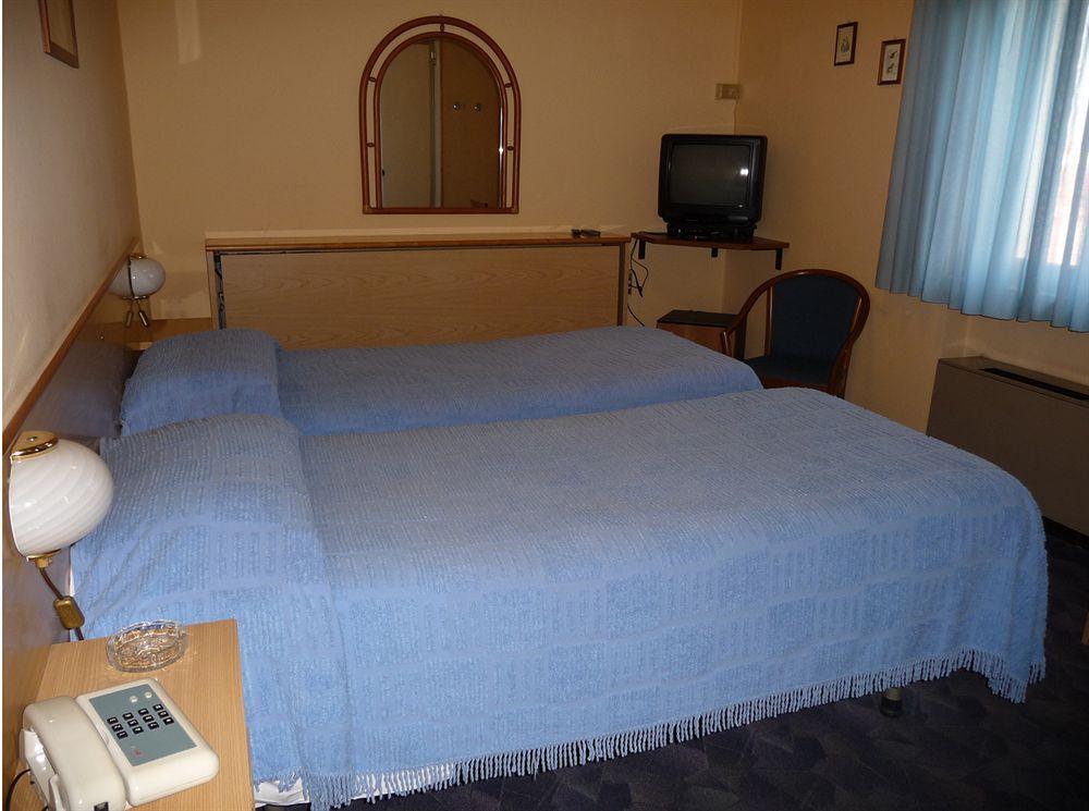 Hotel Astoria Алтопасчио Экстерьер фото